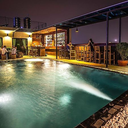 Diamond Palace Resort & Sky Bar Phnom Penh Exterior photo