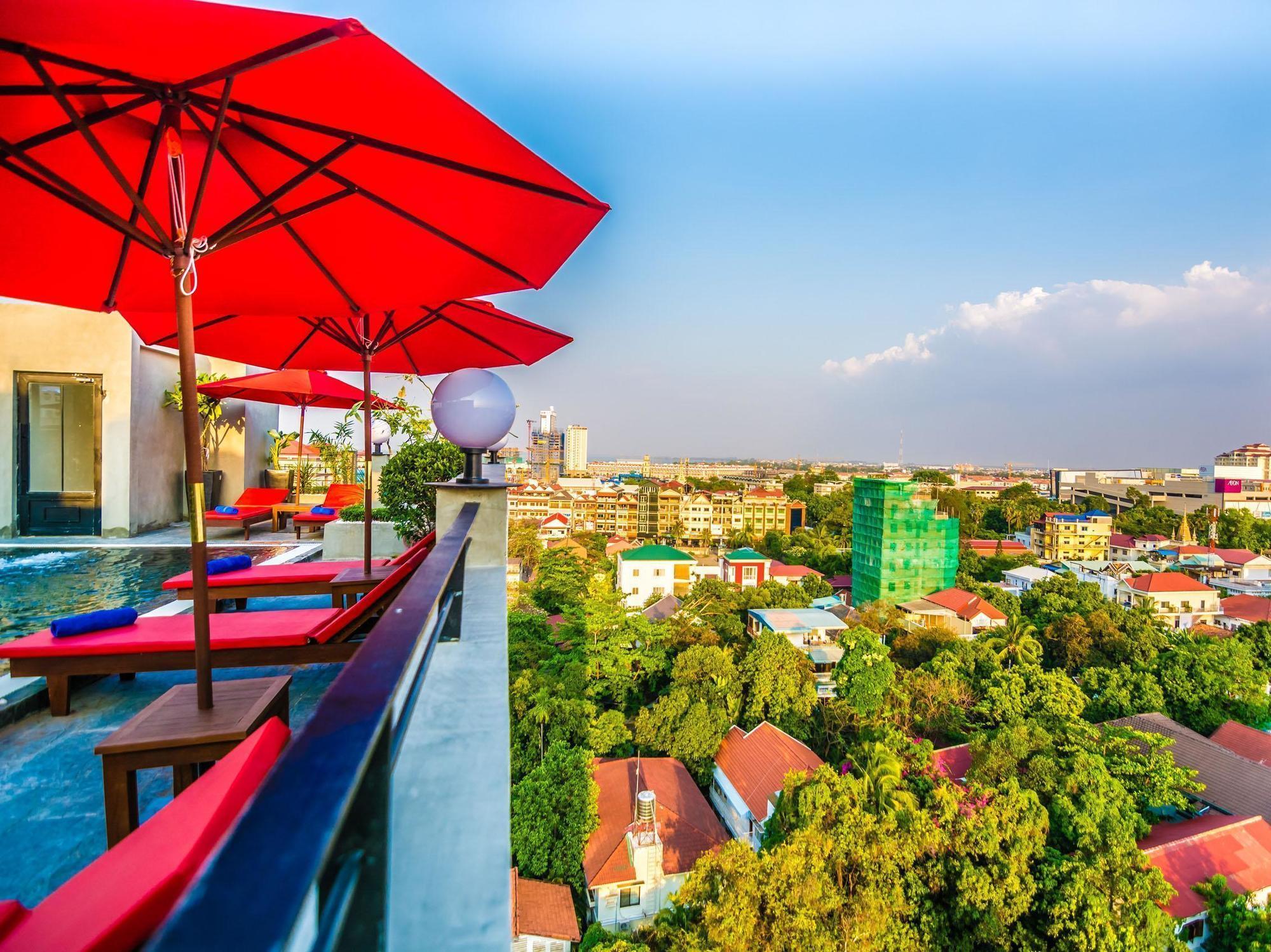 Diamond Palace Resort & Sky Bar Phnom Penh Exterior photo
