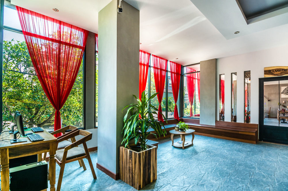 Diamond Palace Resort & Sky Bar Phnom Penh Exterior photo