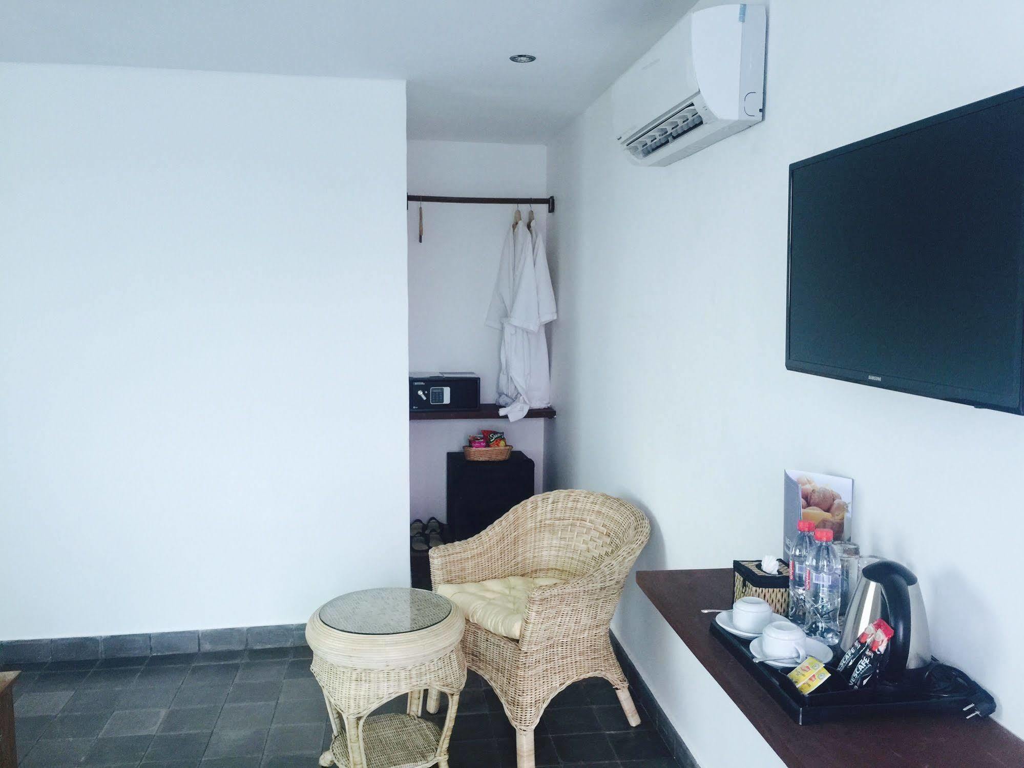 Diamond Palace Resort & Sky Bar Phnom Penh Exterior photo