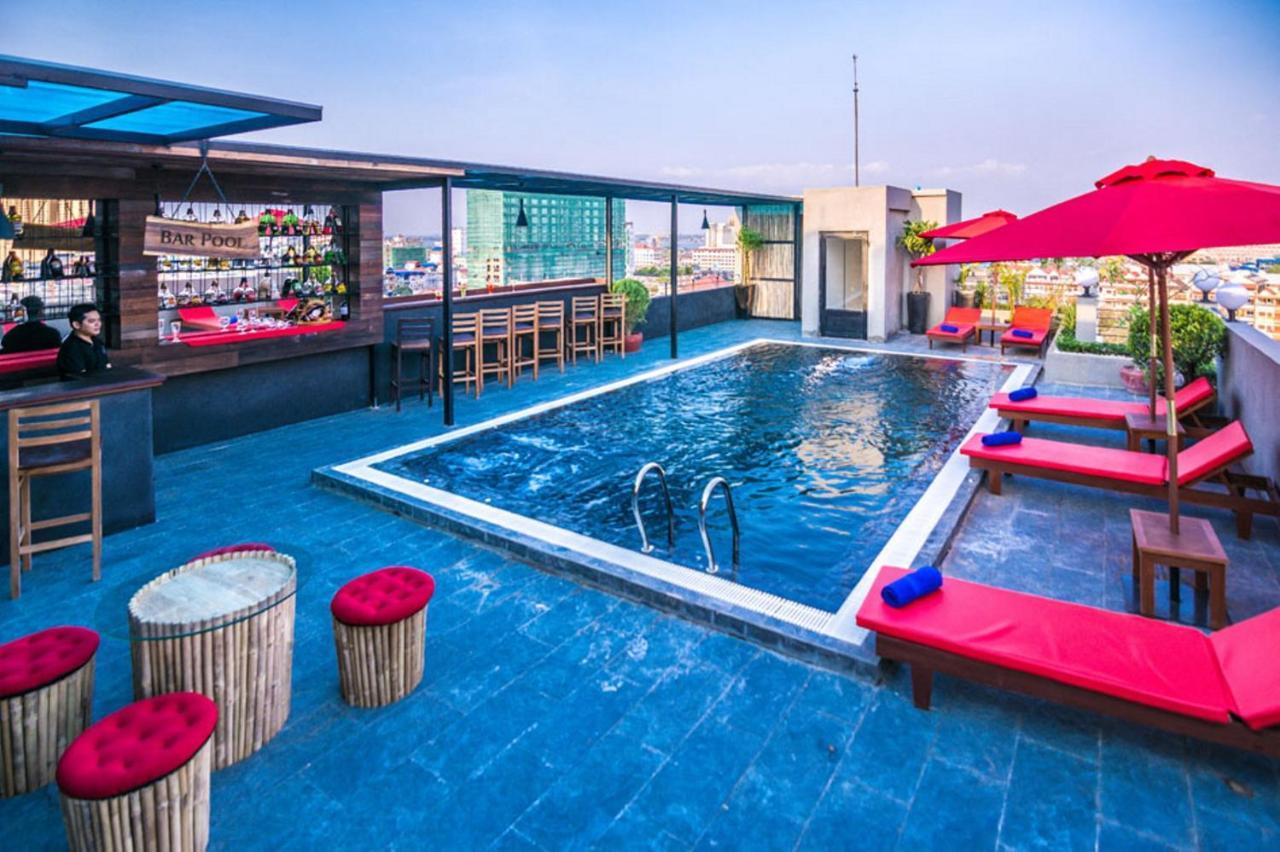 Diamond Palace Resort & Sky Bar Phnom Penh Exterior photo